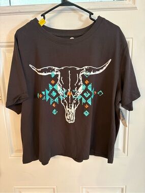 Women’s western crop Short Sleeve Graphic Tee in Charcoal with Turquoise Accents